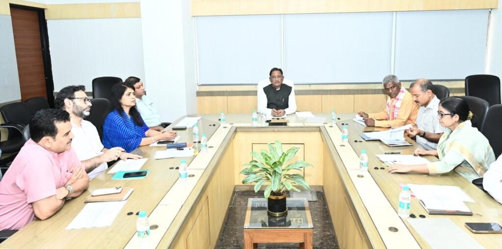 मुख्यमंत्री श्री विष्णु देव साय ने कहा—सड़कों पर विचरण करने वाले निराश्रित पशुओं की प्रभावी रोकथाम सुनिश्चित करें…