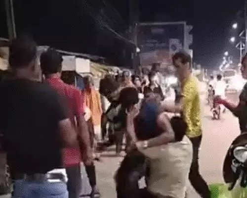 CG News: स्कूटी-बाइक भिड़ंत के बाद बवाल… 6 युवकों ने युवक को पीटा, वीडियो वायरल
