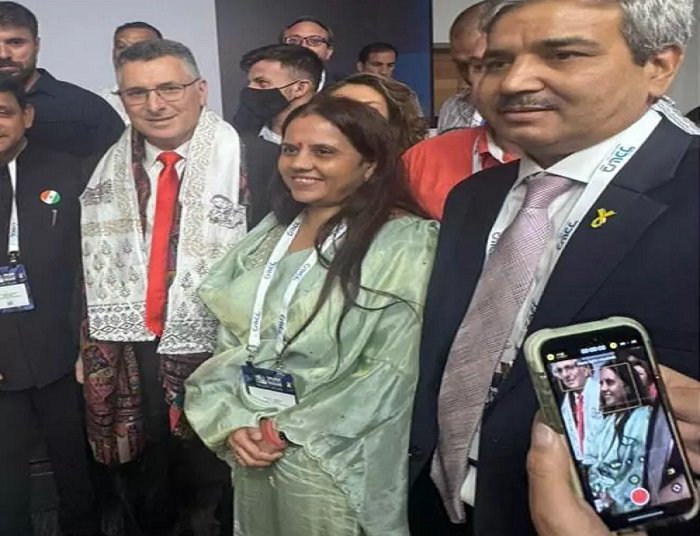 इजरायल यात्रा पूरी कर रायपुर लौंटी मेयर मीनल चौबे