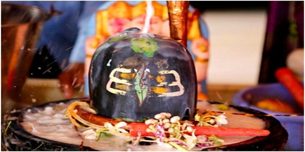 सावन सोमवार के दिन शाम को पूजा के दौरान जरूर करें ये पाठ, महादेव दूर कर देंगे सारे दुख