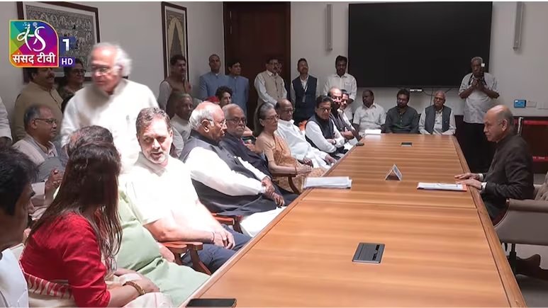 BS Reddy: उपराष्ट्रपति पद के लिए बी. सुदर्शन का नामांकन पत्र दाखिल, सोनिया गांधी समेत 80 नेता बने प्रस्तावक