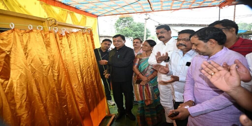 कोरबा: उद्योग मंत्री ने स्लम बस्ती को 55 लाख रुपये के विकास कार्यों की सौगात दी