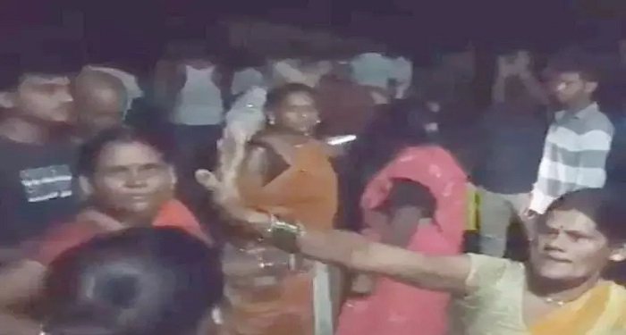 CG NEWS : प्रेम विवाह को लेकर गांव में हिंसक झड़प, पुलिस ने 9 लोगों को हिरासत में लिया