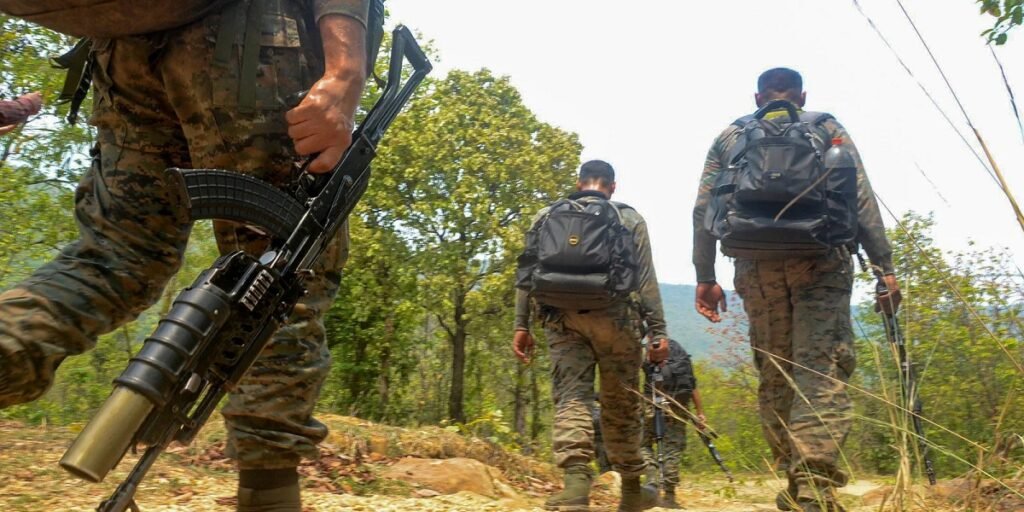 CG BREAKING: छिंदखड़क जंगल में मुठभेड़, सुरक्षा बलों ने 3 नक्सलियों को मार गिराया