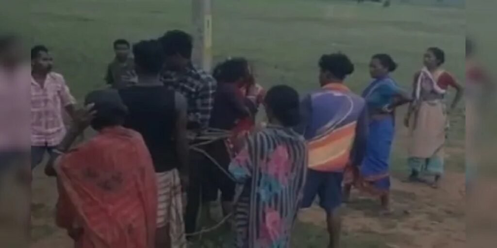 दो पुरुषों के साथ बाजार गई थी महिला, गांववालों को हो गया शक; फिर ऐसा किया हाल