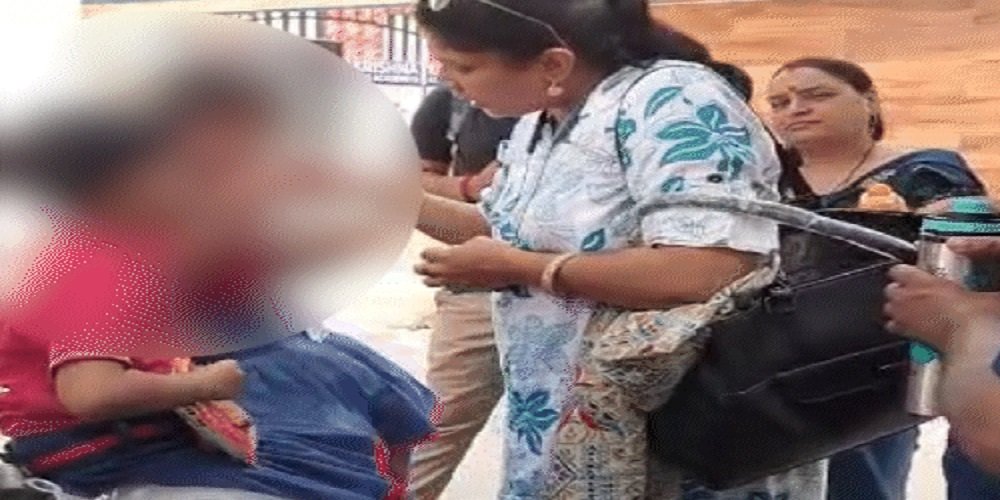 CG NEWS: 6 साल की बच्ची को अगरबत्ती से जलाने के मामले में जांच ठप, स्कूल से नहीं मिला CCTV फुटेज