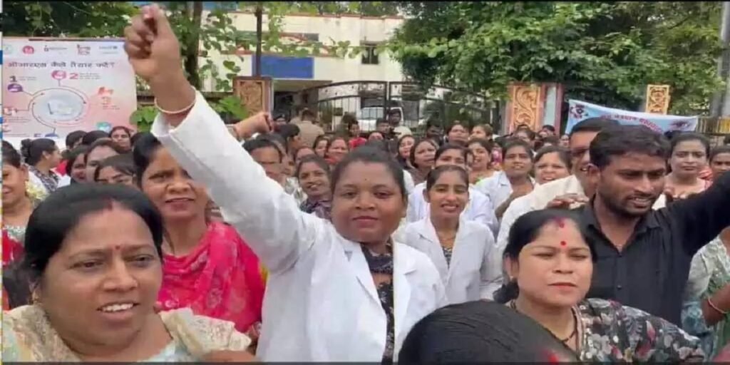 CG BREAKING : NHM कर्मचारियों का आक्रोश… बर्खास्तगी के विरोध में प्रदेशभर में सामूहिक इस्तीफे का ऐलान