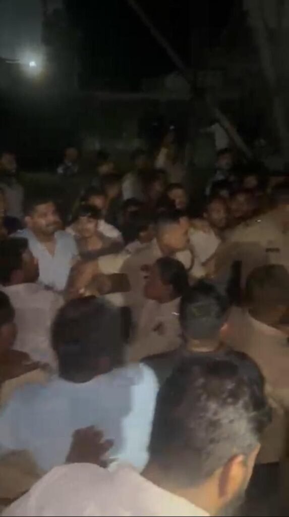 कोरबा ब्रेकिंग न्यूज़ : प्रार्थना सभा की आड़ में धर्मांतरण का आरोप, पथरीपारा में हंगामा – पुलिस ने पहुंचकर स्थिति संभाली