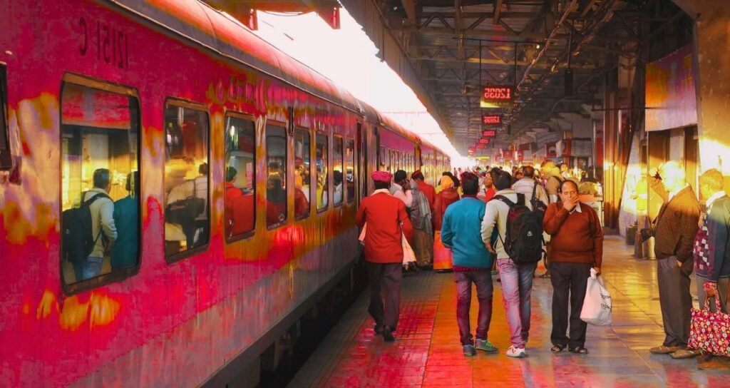 दीपावली से छठ तक यात्रा आसान: दक्षिण पूर्व मध्य रेलवे का “पहले आओ, पहले पाओ” ऑफर, बिना परेशानी पहुंचे घर