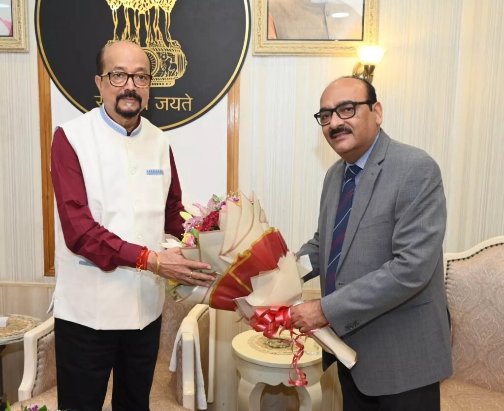 नए मुख्य सचिव ने की राज्यपाल रमेन डेका से सौजन्य भेंट