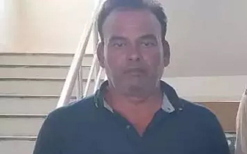 CG क्राइम: सपा नेता देशी कट्टा लहराते पकड़ा गया, पुलिस ने मौके पर किया गिरफ्तार