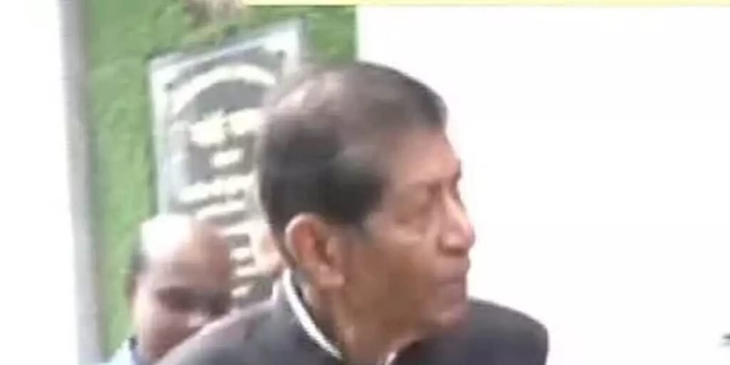 Chhattisgarh: कलेक्टर अजीत वसंत को हटाने की मांग तेज, ननकीराम कंवर पहुंचे रायपुर धरने की तैयारी में