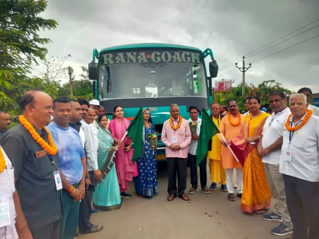 जांजगीर से श्रद्धालुओं का दल रवाना — श्री रामलला और काशी विश्वनाथ मंदिर के करेंगे दर्शन