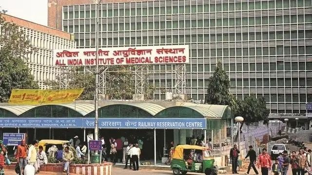 AIIMS में अब दवाओं के नाम हिंदी में लिखे जाएंगे, स्वास्थ्य मंत्रालय ने दिए नए निर्देश
