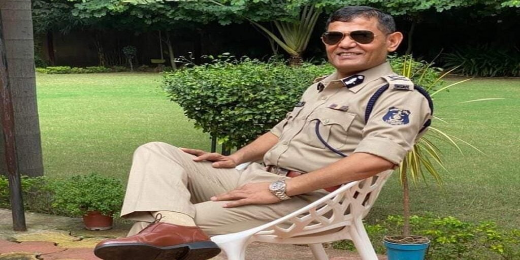 CG News : IPS रतनलाल डांगी चंदखुरी ट्रेनिंग अकादमी के निदेशक पद से हटे, PHQ अटैच