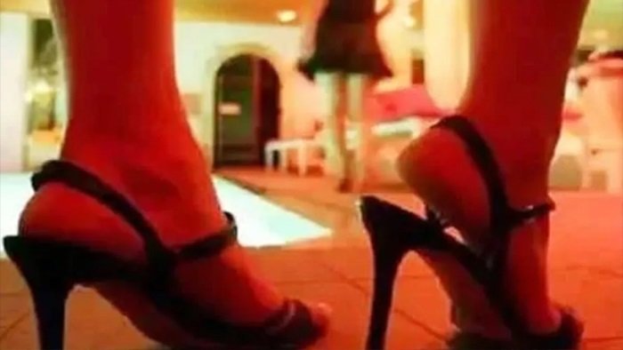 CG News: स्पा सेंटर में देह व्यापार का खुलासा, पुलिस ने मारी रेड, तीन आरोपी गिरफ्तार