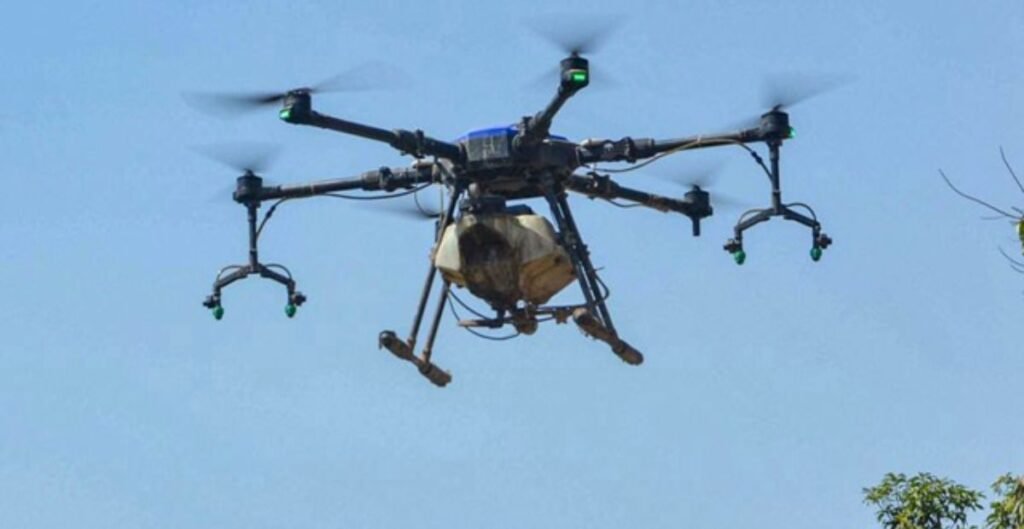 जम्मू-कश्मीर के सांबा में अंतरराष्ट्रीय सीमा पर दिखा पाकिस्तानी ड्रोन, सुरक्षाबलों ने की गहन तलाशी जम्मू-कश्मीर