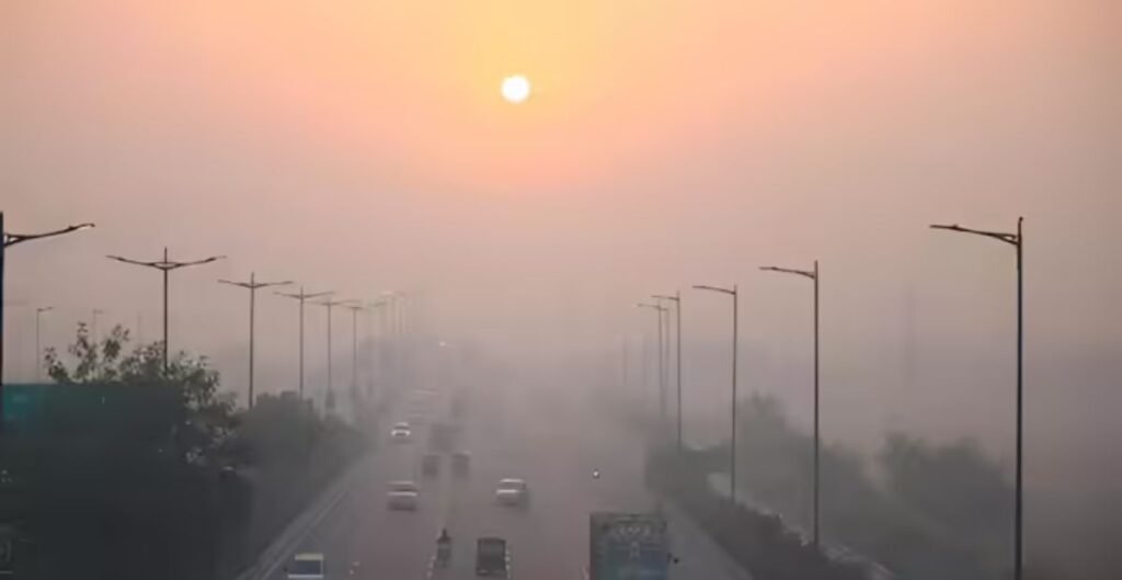 Delhi NCR Pollution Live: ज़हरीली हवा का हमला जारी, AQI खतरनाक स्तर पर—लोगों की सेहत पर बढ़ा बड़ा खतरा AQI