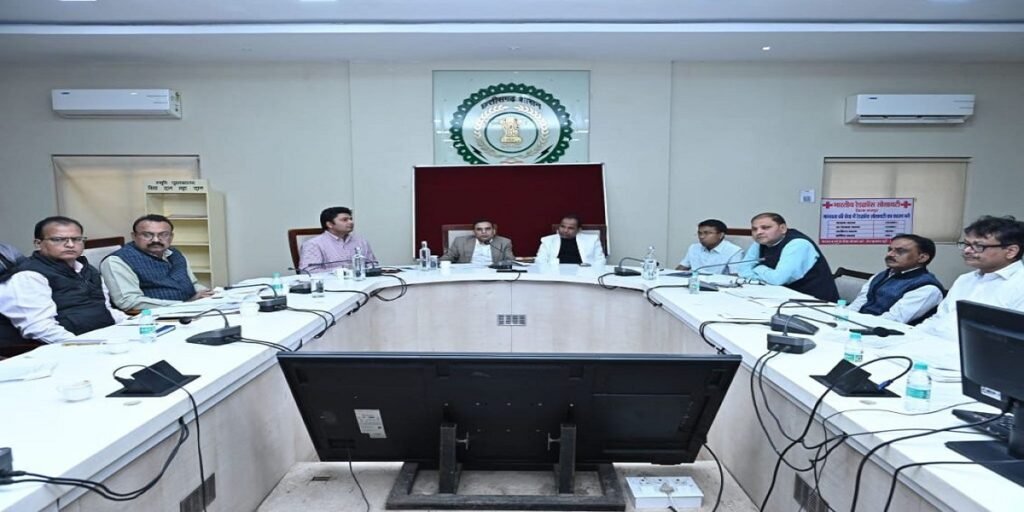 CEO यशवंत कुमार की समीक्षा बैठक: BLO ऐप से गणना पत्रक अपलोड को अनिवार्य बनाने के दिए निर्देश, छूटे मतदाताओं का दोबारा होगा सत्यापन