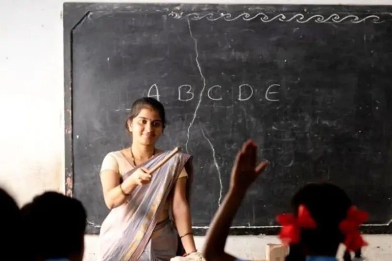 छत्तीसगढ़ में शिक्षकों और विद्यार्थियों की उपस्थिति होगी ऑनलाइन, नया आदेश जारी