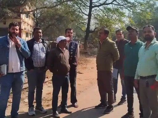 कोरबा में रेलवे कॉलोनी का निरीक्षण, डीसी विजय अग्निहोत्री के नेतृत्व में टीम ने किया दौरा