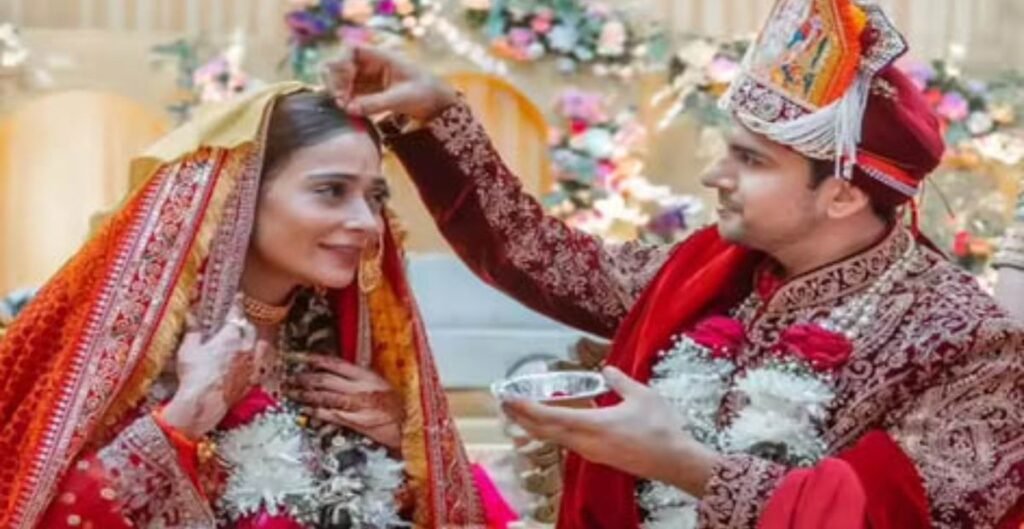 एक्ट्रेस सारा खान ने रचाई शादी, कृष पाठक संग लिए सात फेरे—फैंस ने दी ढेरों बधाइयाँ सारा खान