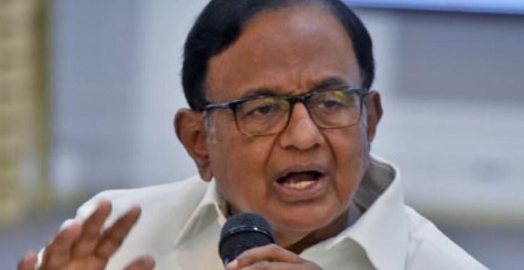 एयरलाइन सेक्टर में एकाधिकार खत्म होने तक हवाई किराये पर लगाम जरूरी: चिदंबरम एयरलाइन