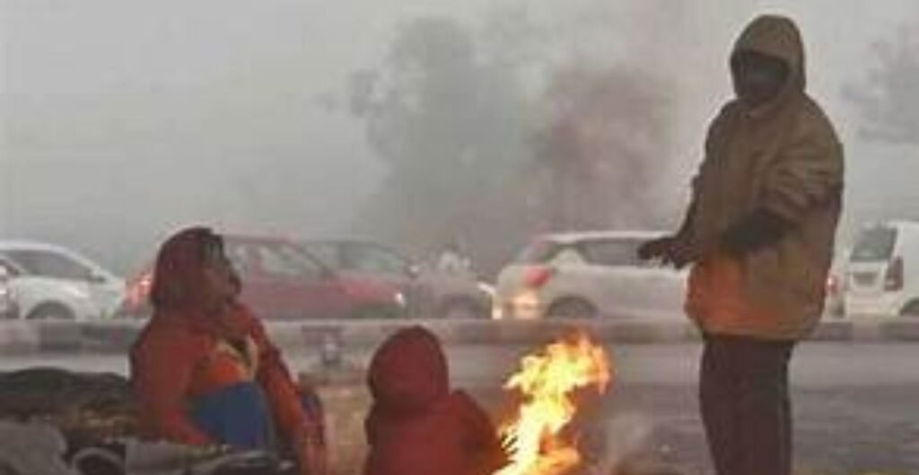 तूफान ‘दितवाह’ हुआ कमजोर, उत्तर भारत में बढ़ेगी ठंड: दो दिन बाद गिरेगा तापमान, दक्षिण छत्तीसगढ़ में आज हल्की बारिश की संभावना ठंड