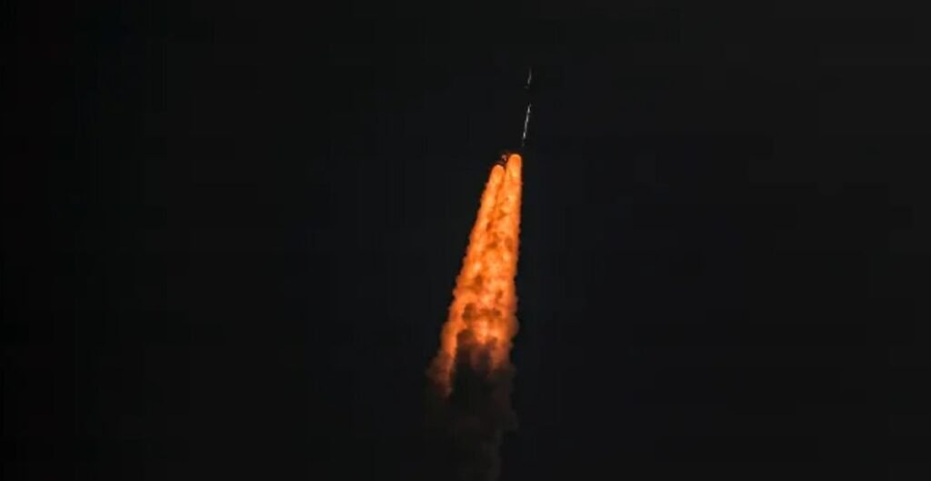 इसरो की बड़ी उपलब्धि: ‘बाहुबली’ प्रक्षेपण यान ने अमेरिकी संचार उपग्रह को सफलतापूर्वक कक्षा में स्थापित किया इसरो