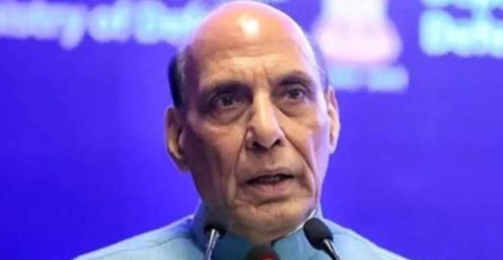 1971 युद्ध के वीरों को राष्ट्र का नमन: राजनाथ सिंह ने सशस्त्र बलों की निर्णायक जीत को किया याद राष्ट्र