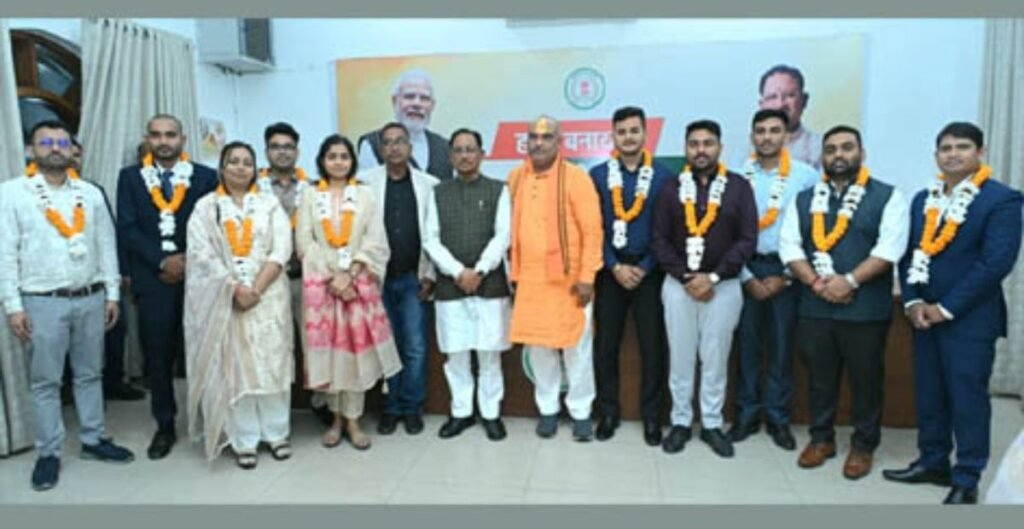 “CM विष्णु देव साय से छत्तीसगढ़ लोक सेवा आयोग 2024 के टॉप-10 अभ्यर्थियों ने की सौजन्य भेंट” छत्तीसगढ़ लोक सेवा आयोग