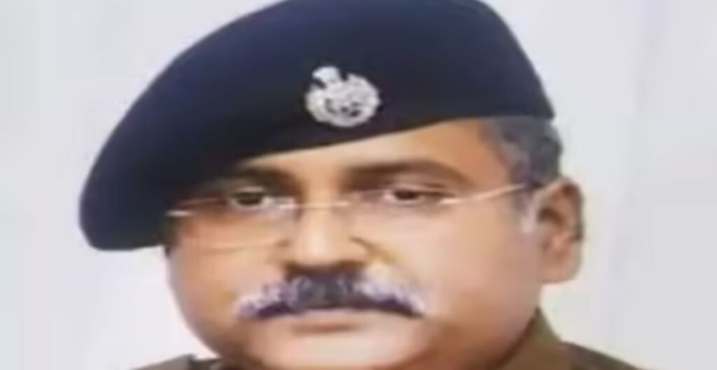 हार्ट अटैक से सीनियर IPS प्रखर पांडेय का निधन: कई जिलों के SP रहे, तेज-तर्रार अधिकारी की थी पहचान IPS प्रखर पांडेय