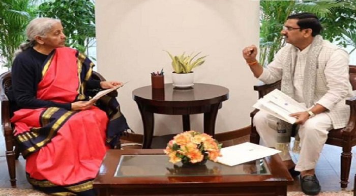 केंद्रीय बजट 2026-27: तोखन साहू ने वित्त मंत्री से मिलकर छत्तीसगढ़ के लिए 3 प्रमुख योजनाओं का रखा प्रस्ताव