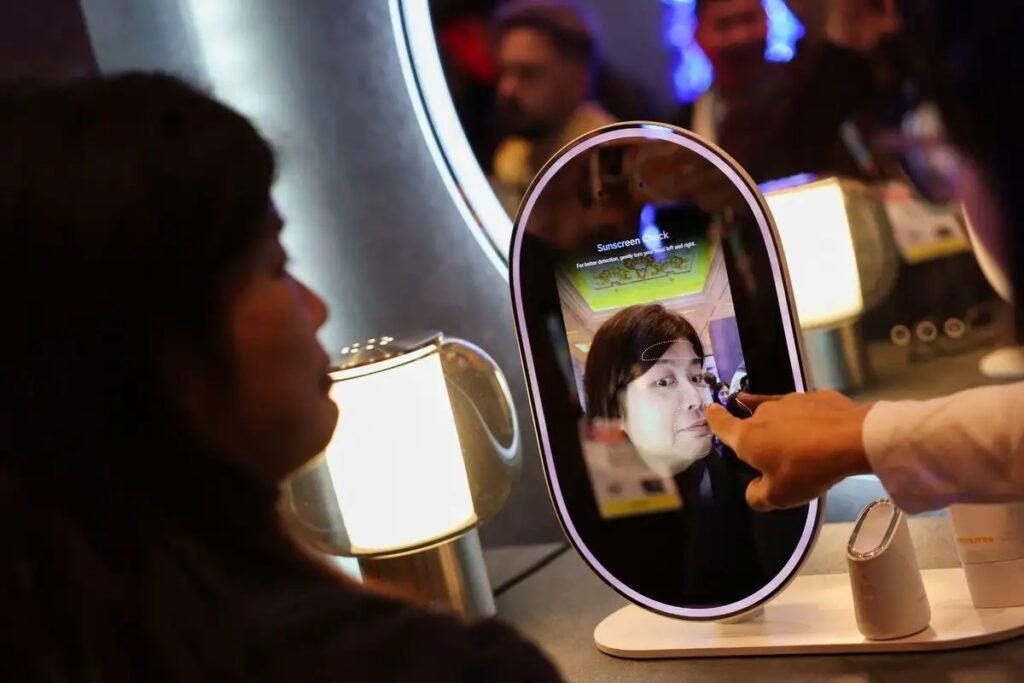 Smart AI Mirror in CES 2026: नई तकनीक से भरा AI मिरर, अब आधे मिनट में जानिए कितने सेहतमंद हैं आप
