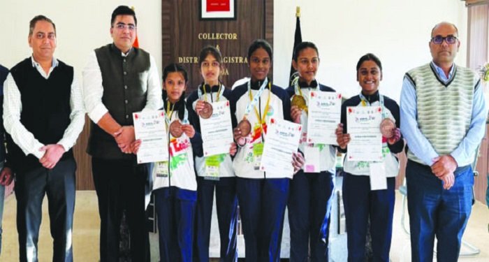 कोरबा की किकबॉक्सिंग एथलीटों ने खेलो इंडिया प्रतियोगिता में 5 पदक जीतकर जिले का नाम रोशन किया