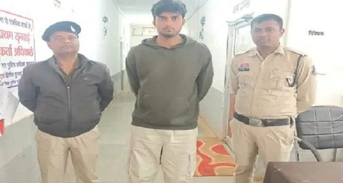 जैमर के बीच हाईटेक नकल का भंडाफोड़, दिल्ली हेड कांस्टेबल परीक्षा में ब्लूटूथ डिवाइस से नकल करता छात्र गिरफ्तार