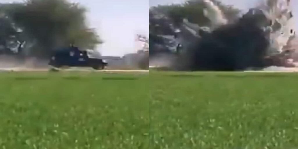 Horrific Blast in Pakistan: तेज धमाके से पुलिस वैन के उड़े परखच्चे, फिर अंधाधुंध फायरिंग, दिल दहला देगा VIDEO