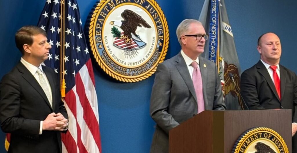 अमेरिका में नए साल पर आतंकी साजिश नाकाम, हथौड़ा-चाकू से हमले की योजना; ISIS से प्रभावित संदिग्ध से FBI को मिले अहम सबूत FBI