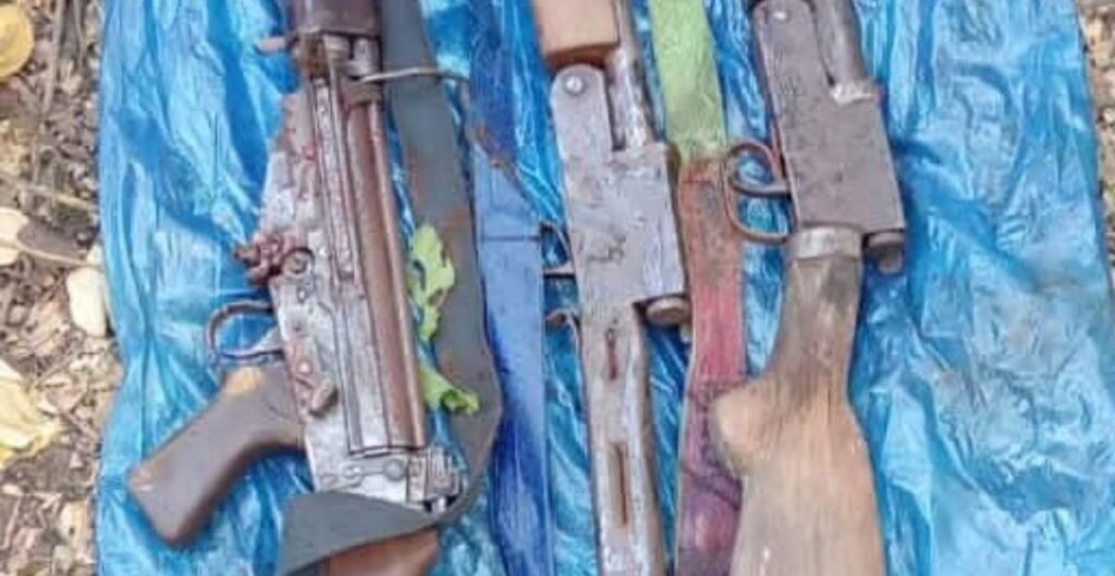 Dharmatri News: जंगल से बरामद हुआ ‘मौत का सामान’, SLR, मैग्जीन और बंदूकें जब्त; सुरक्षा बलों को बड़ी कामयाबी बंदूकें
