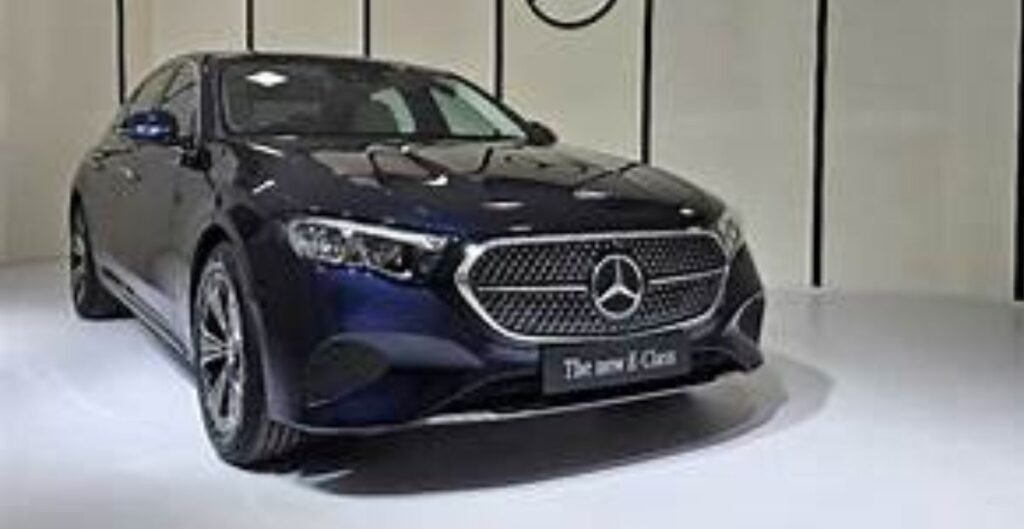 EV Market Update: लग्जरी कार खरीदारों में ईवी का मोहभंग, पारंपरिक इंजन वाली कारों की मांग बढ़ी ईवी