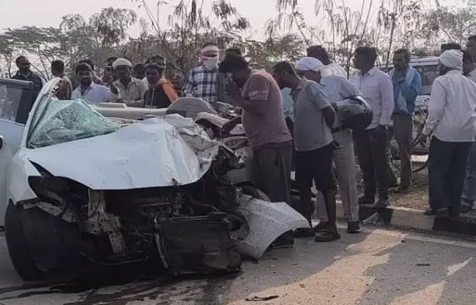 Cobra Battalion Car Crash : छत्तीसगढ़ में दर्दनाक हादसा – तेज रफ्तार ट्रक ने कार को पीछे से मारी टक्कर, 4 जवानों की मौके पर मौत