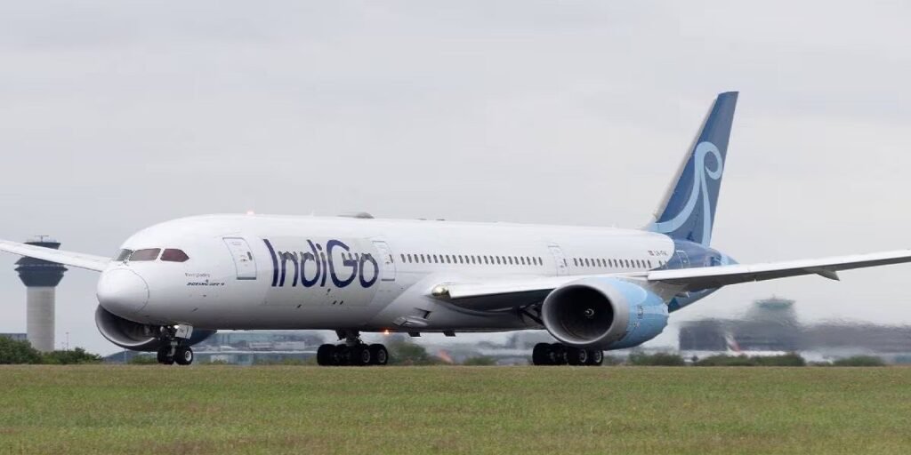 IndiGo Bomb Threat: इंडिगो फ्लाइट में लिपस्टिक से ‘बम’ लिखा मिलने से डिब्रूगढ़-कोलकाता विमान को इमरजेंसी लैंडिंग करनी पड़ी