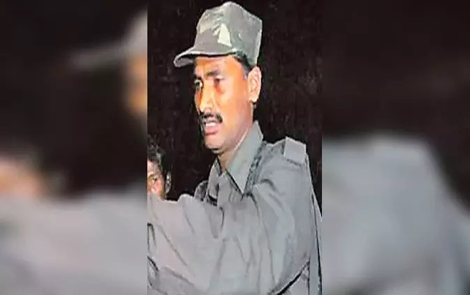 Naxal Surrender: सुरक्षा बलों को मिली बड़ी सफलता, इनामी माओवादी कमांडर देवजी ने किया सरेंडर