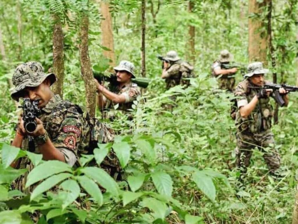 Bijapur Naxal Encounter: बीजापुर में बड़ी मुठभेड़, सुरक्षाबलों ने 2 नक्सलियों को किया ढेर; हथियार और विस्फोटक जब्त