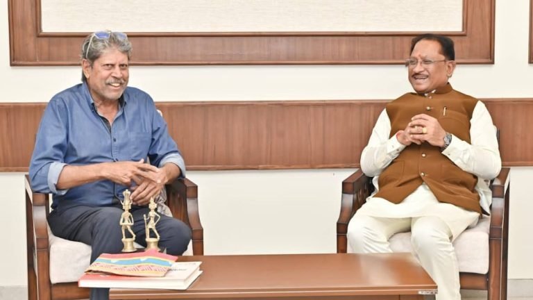 CG News – मुख्यमंत्री विष्णुदेव साय से मिले पूर्व क्रिकेटर कपिल देव, खेल विकास पर हुई अहम चर्चा