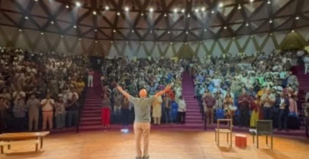 Anupam Kher on Theatre: ‘मंच पर होना थेरेपी जैसा’, थिएटर के अनुभव पर बोले अनुपम खेर Anupam Kher