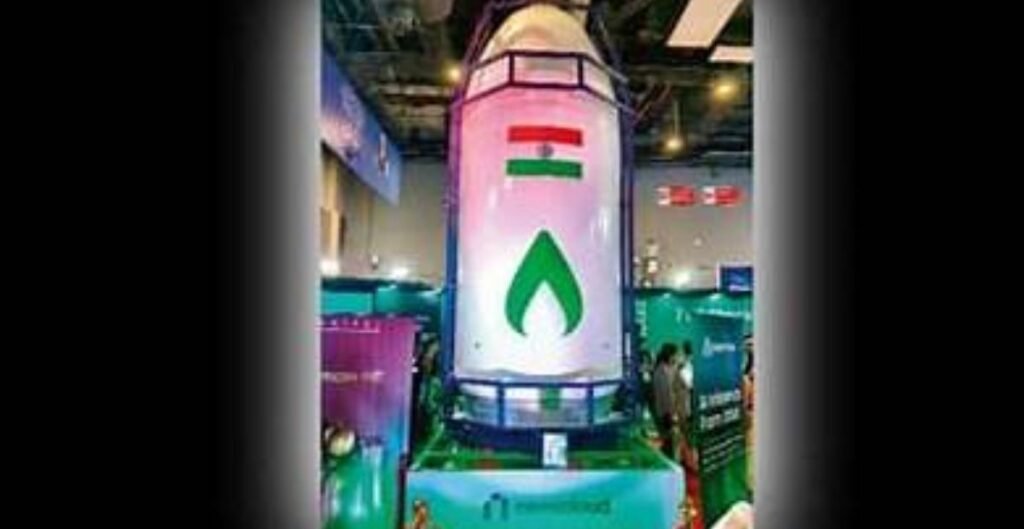 AI Summit 2026: अंतरिक्ष में बनेगा भारत का पहला डाटा सेंटर, निजी कंपनी ने पेश किया रियल मॉडल डाटा सेंटर