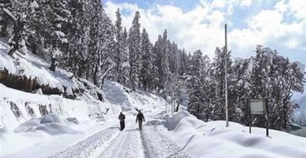 Weather Update: पश्चिमी विक्षोभ से बदलेगा मौसम, पहाड़ों पर बारिश-बर्फबारी के आसार; मैदानी इलाकों में बढ़ी गर्मी पश्चिमी विक्षोभ