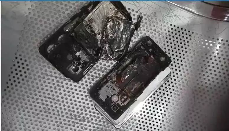 CG News : मोबाइल ब्लास्ट से दहशत – छात्र की जेब में फटा फोन, युवक गंभीर रूप से झुलसा