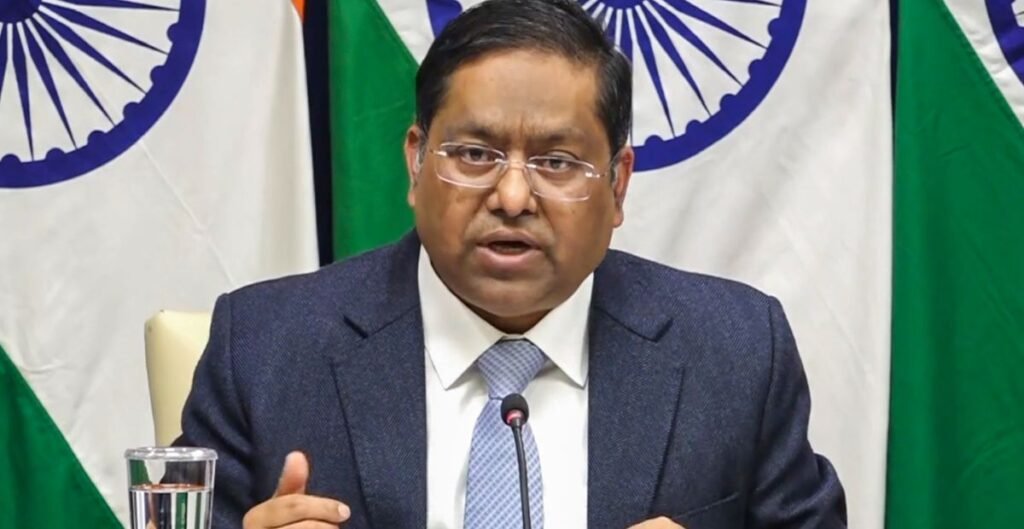 पश्चिम एशिया संकट: 6 भारतीयों की मौत, 3 लाख की वतन वापसी; फंसे नागरिकों पर विदेश मंत्रालय की नजर नागरिकों